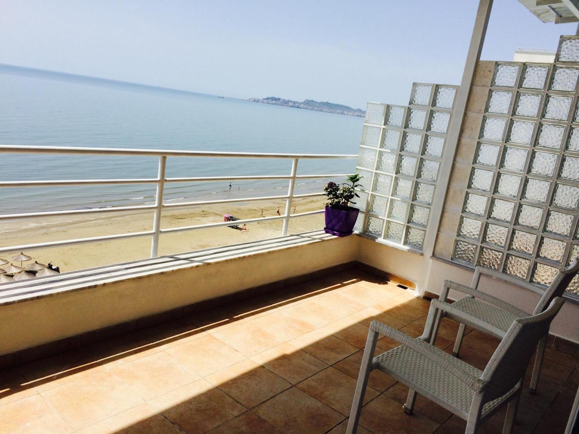 Espana Aparthotel Škalngur الغرفة الصورة